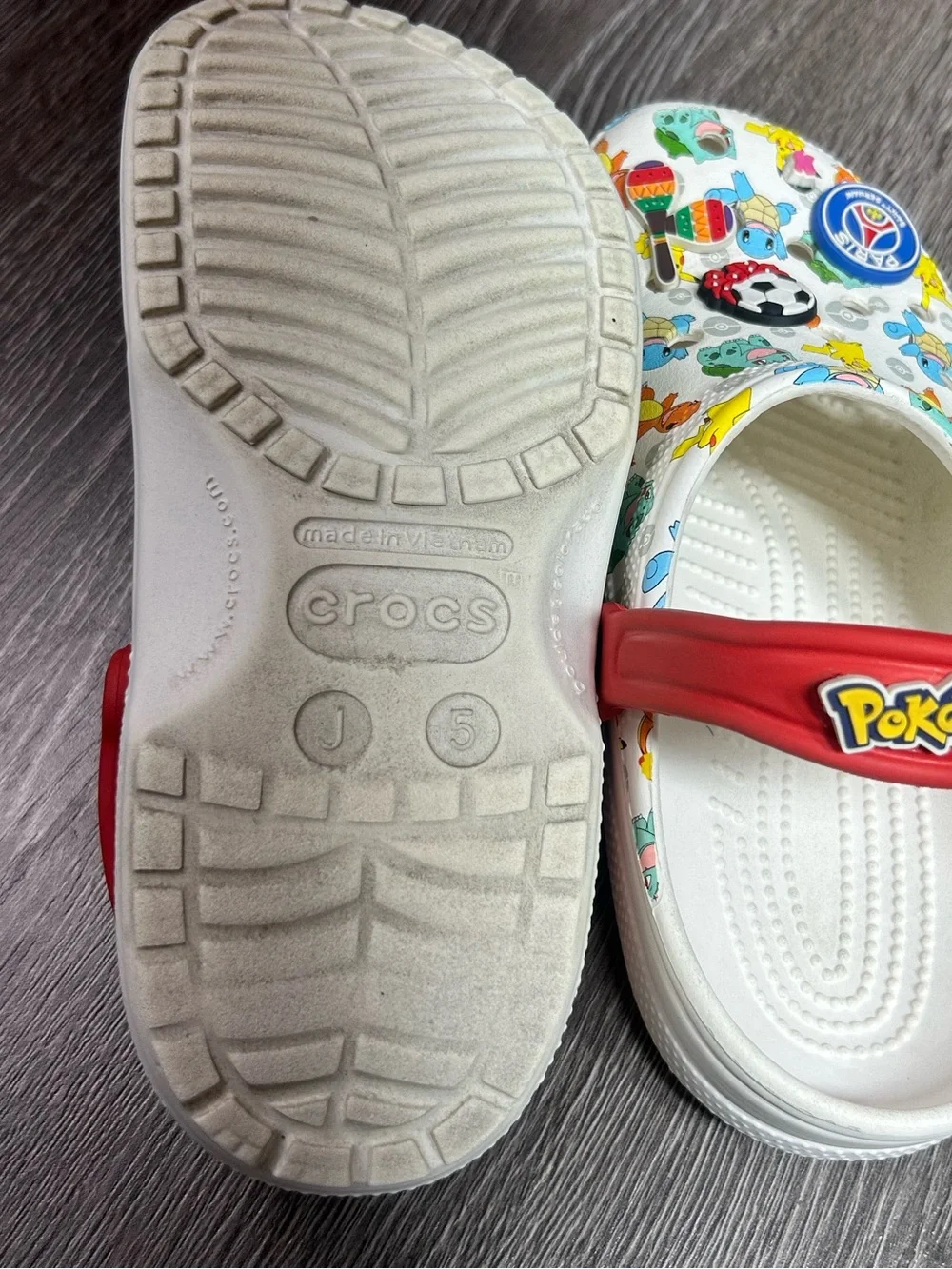 Croc junior limited edition Pokémon picachu clogs